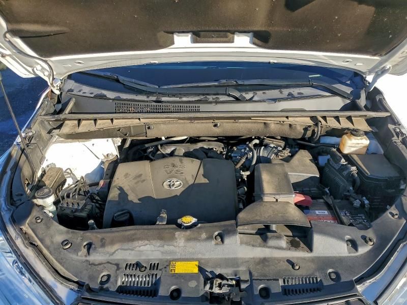 2017 Toyota Highlander se