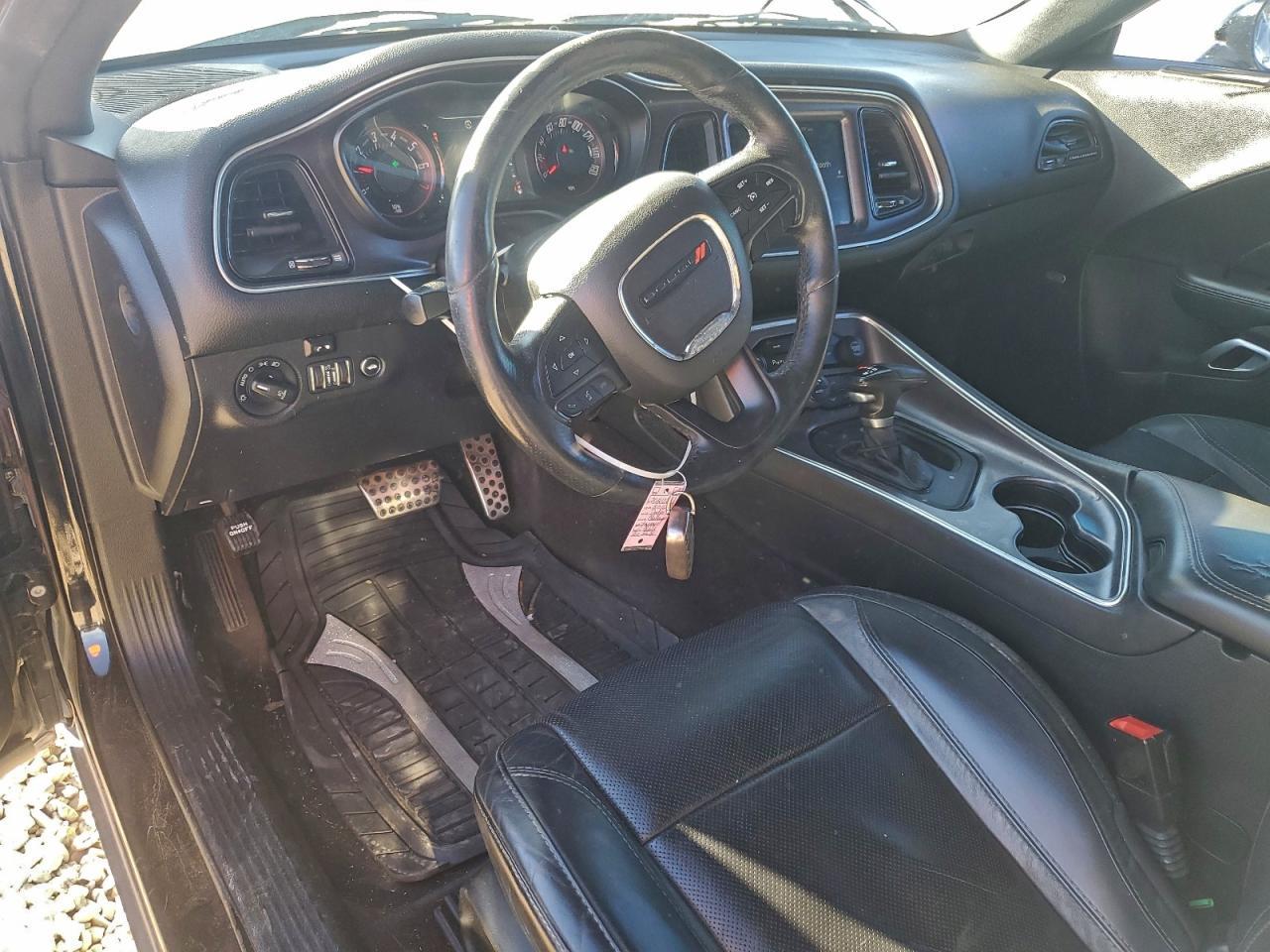 2016 Dodge Challenger sxt