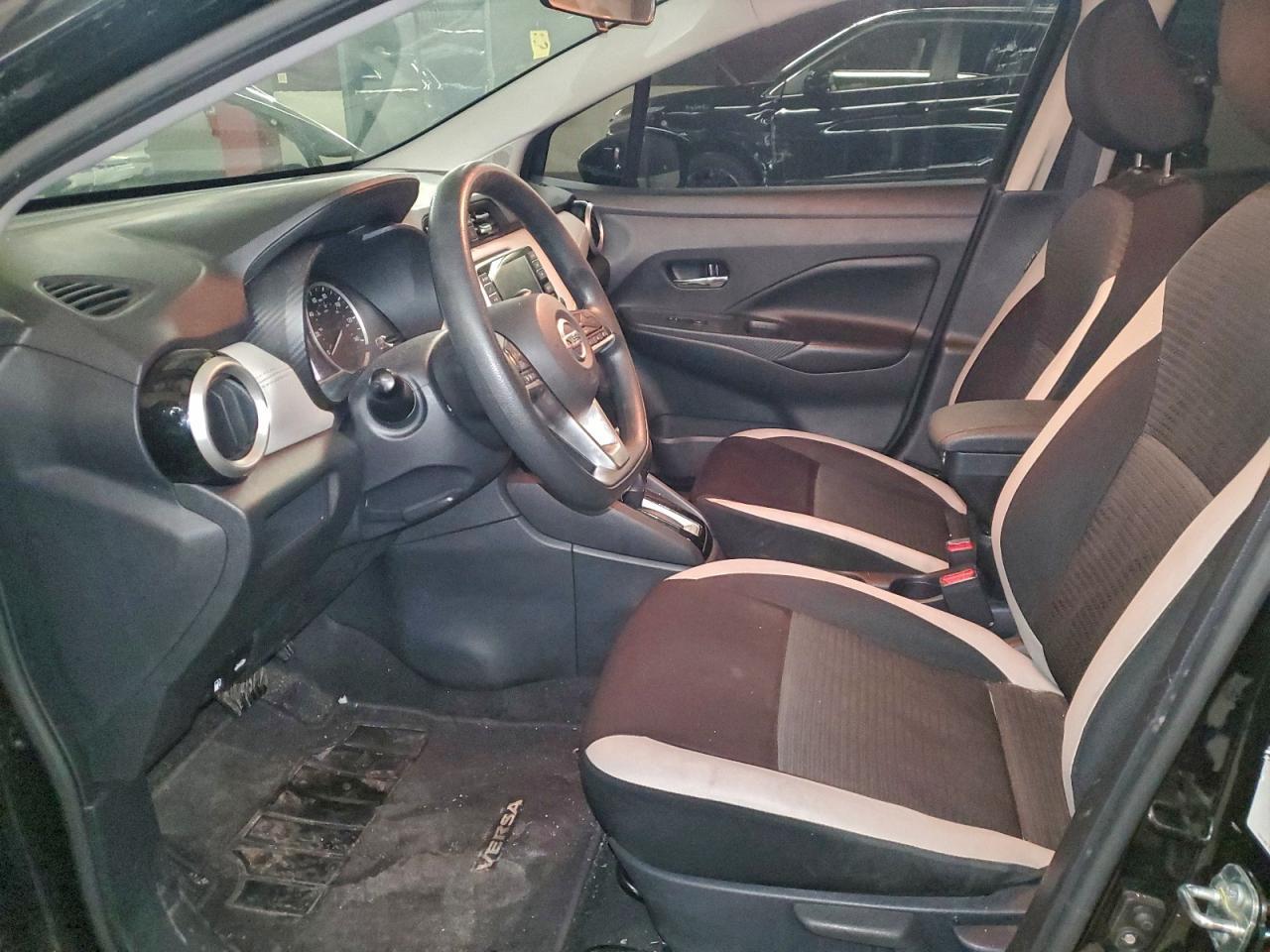 2020 Nissan Versa sv