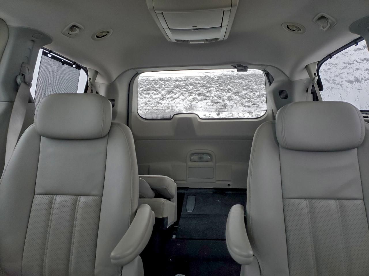 2010 Chrysler Town & Country Touring Plus
