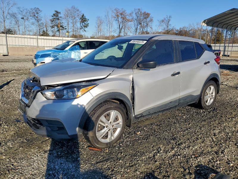 2020 Nissan Kicks s