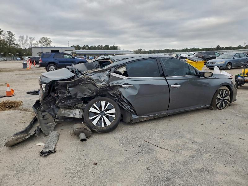 2020 Nissan Altima sv