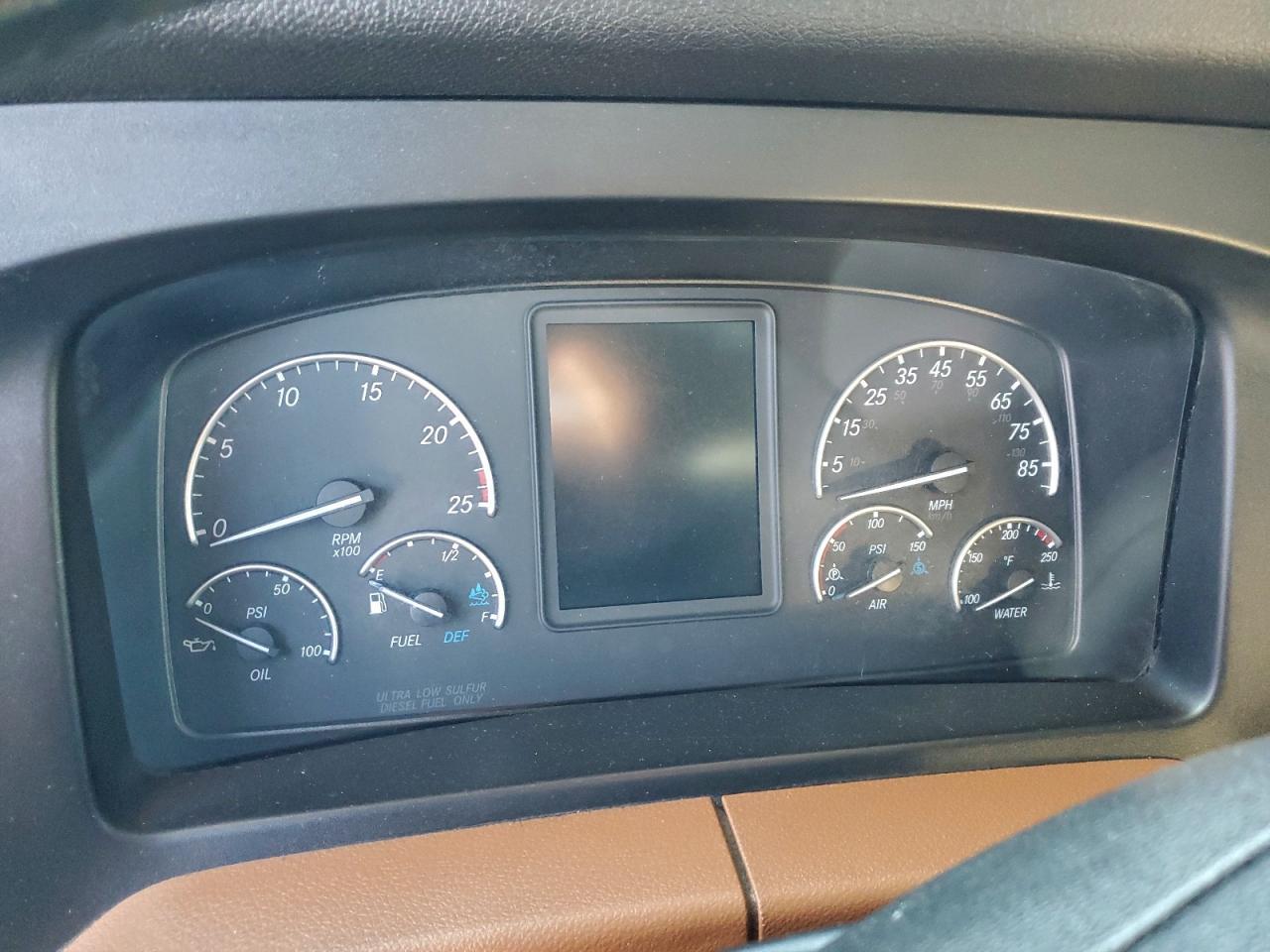 2021 Freightliner Cascadia 126 Semi Truck