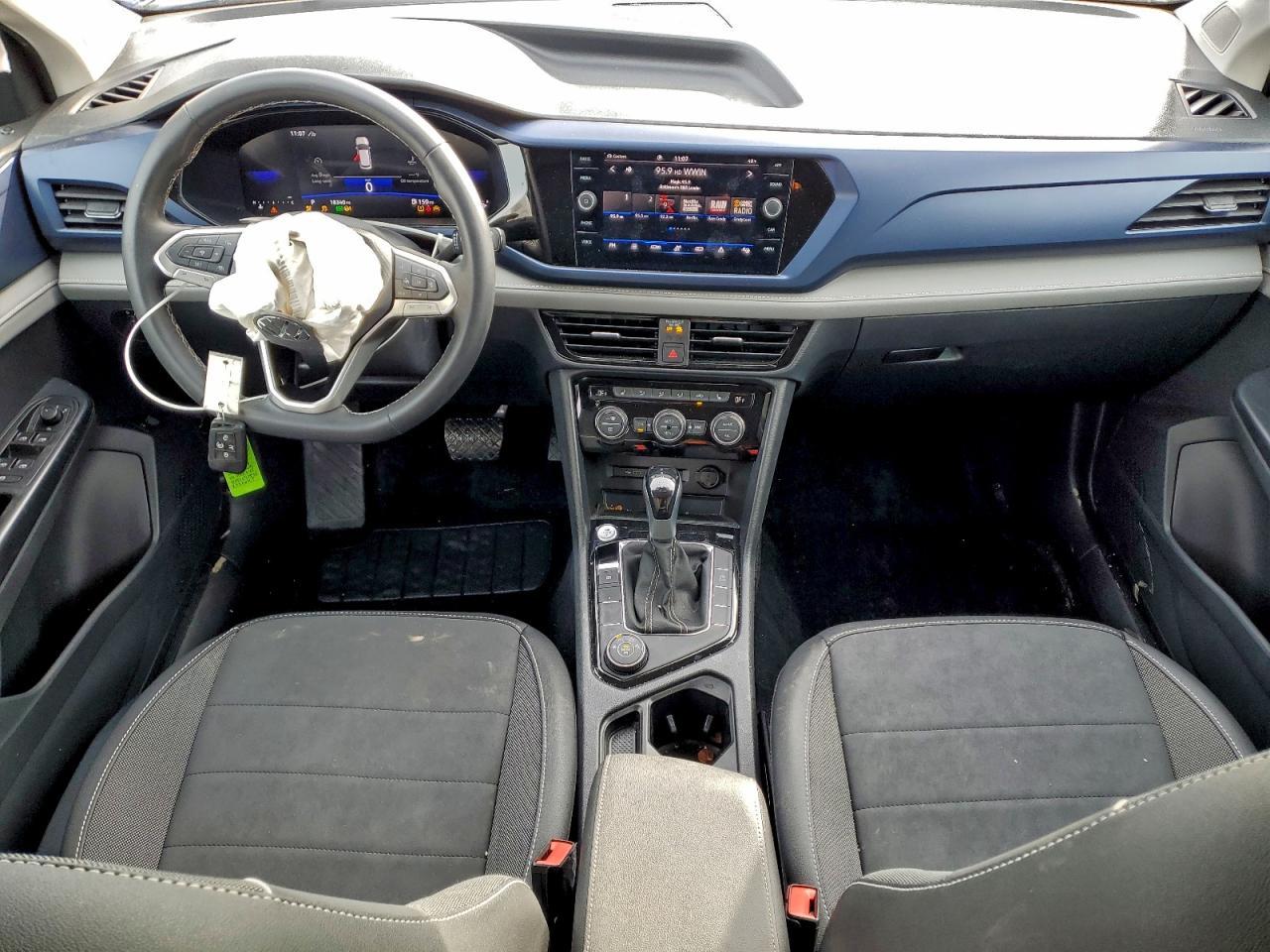 2024 Volkswagen Taos se