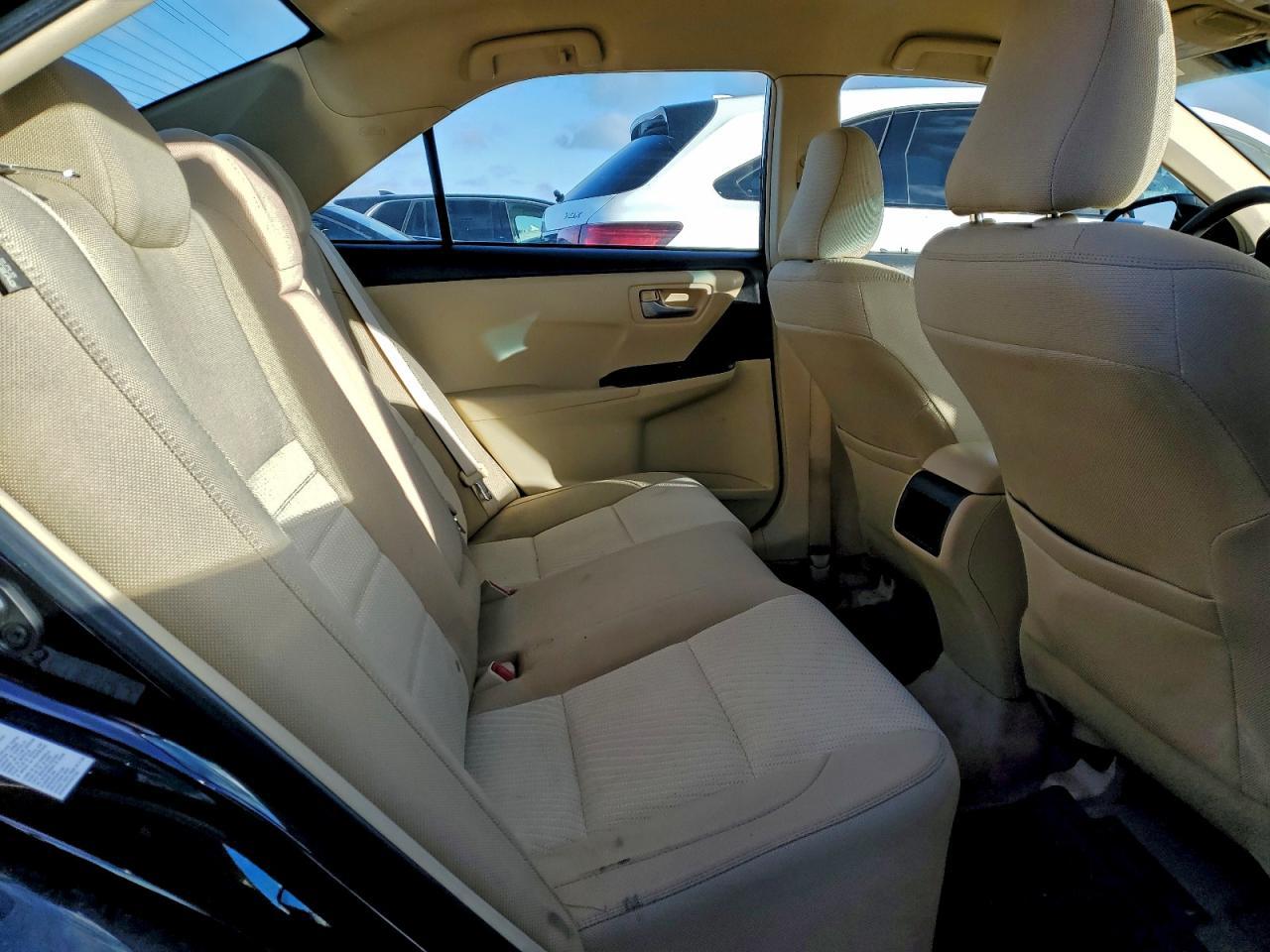 2015 Toyota Camry le