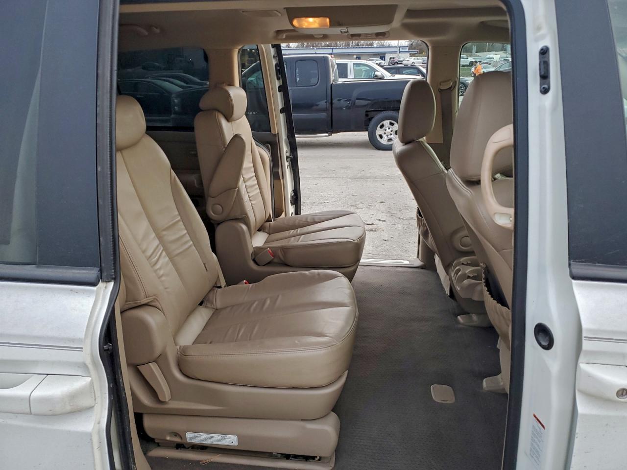 2008 KIA Sedona ex