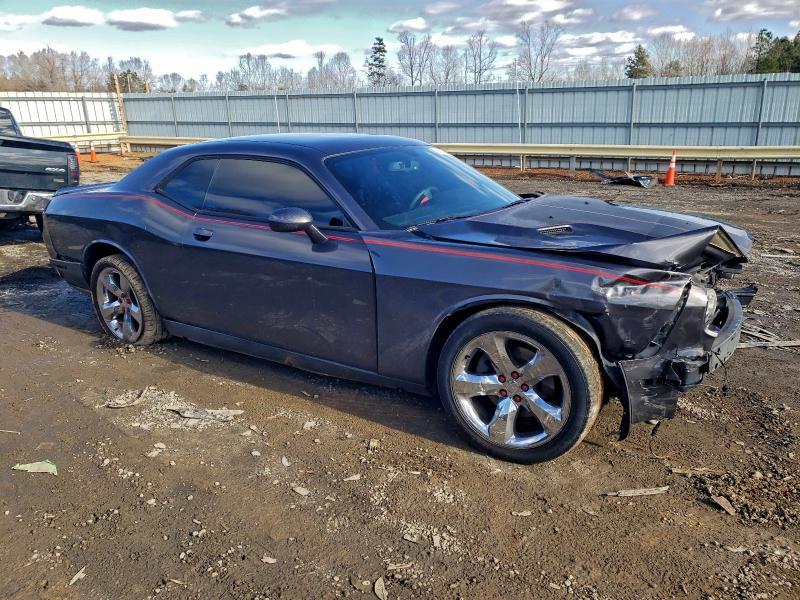 2014 Dodge Challenger sxt