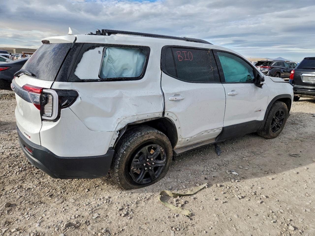 2022 GMC Acadia AT4