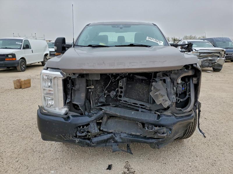 2023 Ford F350 xl rwd 6.8l V-8 Long box