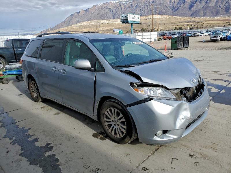 2015 Toyota Sienna xle