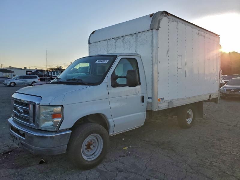2015 Ford E350 box Truck