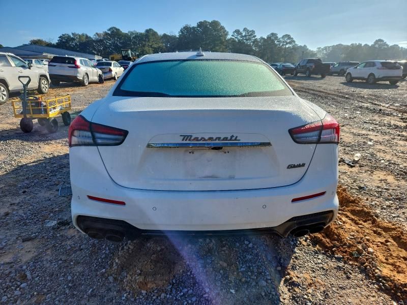 2022 Maserati Ghibli Modena