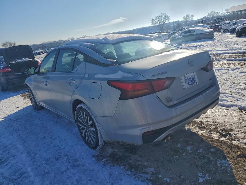 2023 Nissan Altima sv