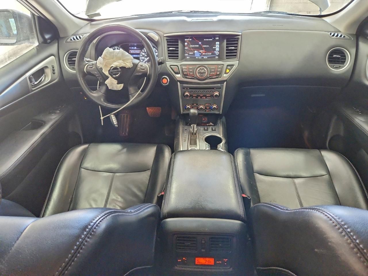 2020 Nissan Pathfinder sl