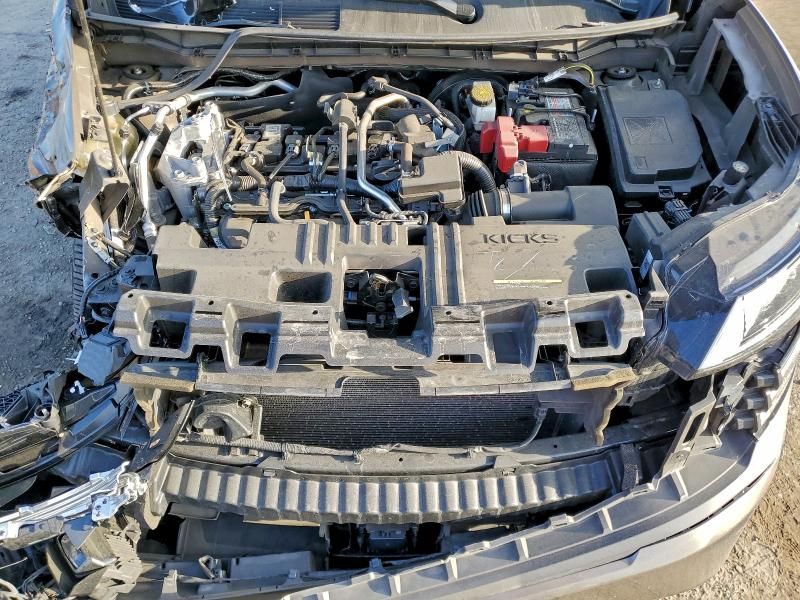 2025 Nissan Kicks sr