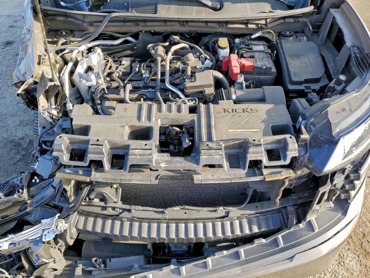 2025 Nissan Kicks sr