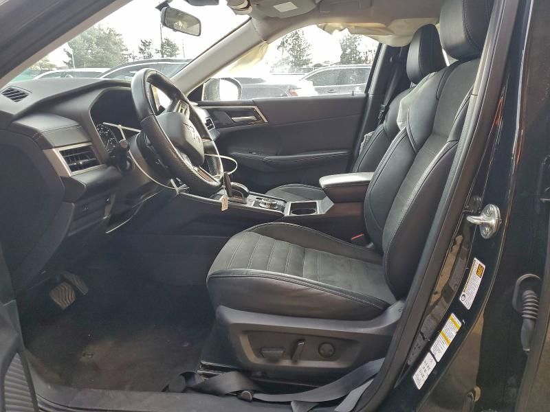 2023 Mitsubishi Outlander se