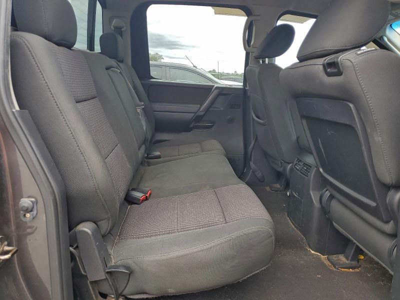 2011 Nissan Titan sv