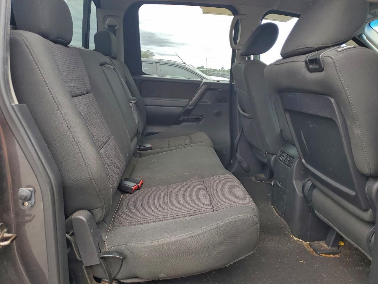 2011 Nissan Titan sv