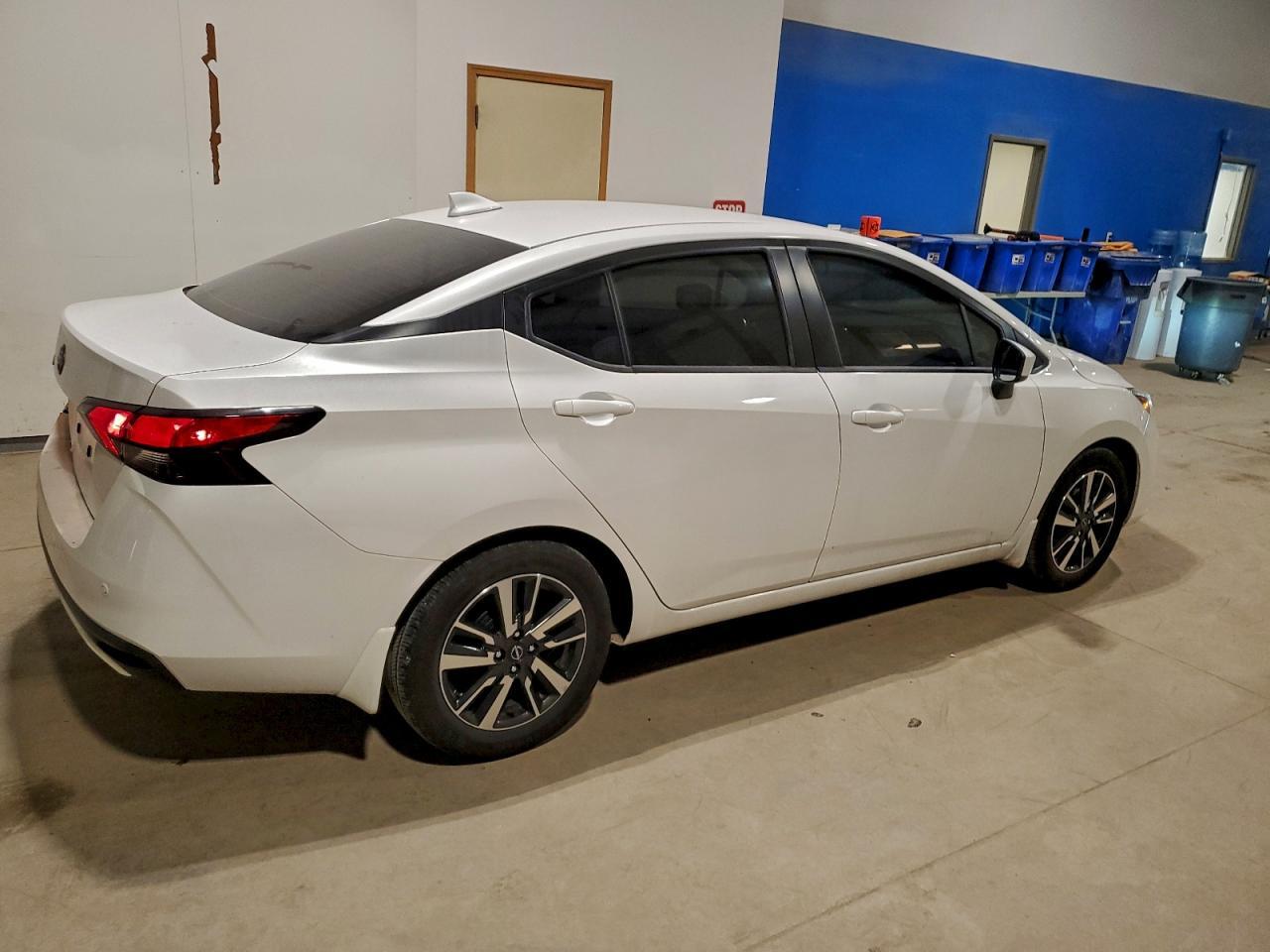 2025 Nissan Versa sv