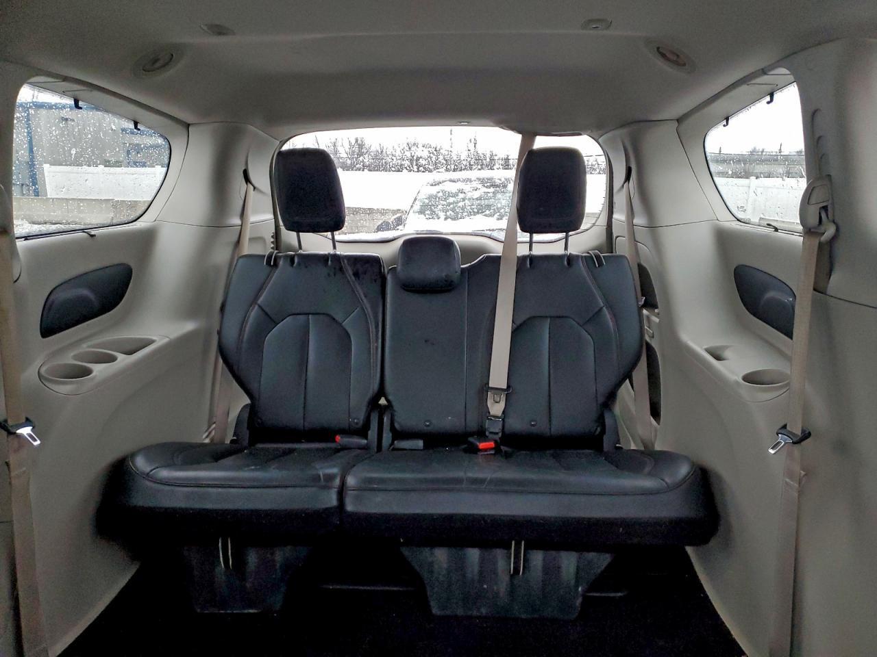 2017 Chrysler Pacifica Touring l