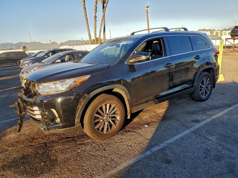2019 Toyota Highlander se