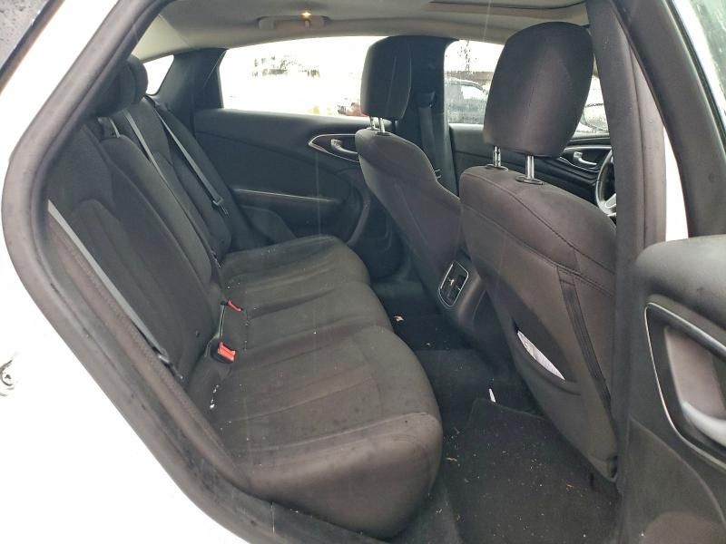 2016 Chrysler 200 Limited