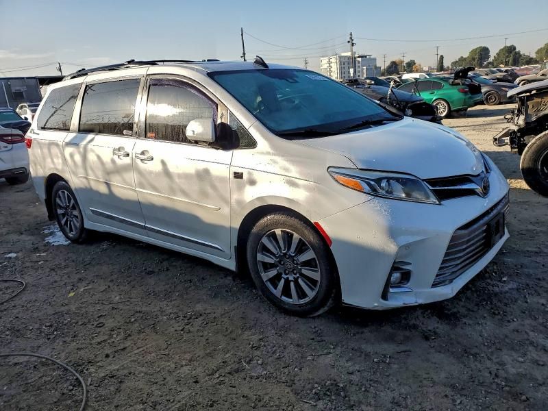 2020 Toyota Sienna xle