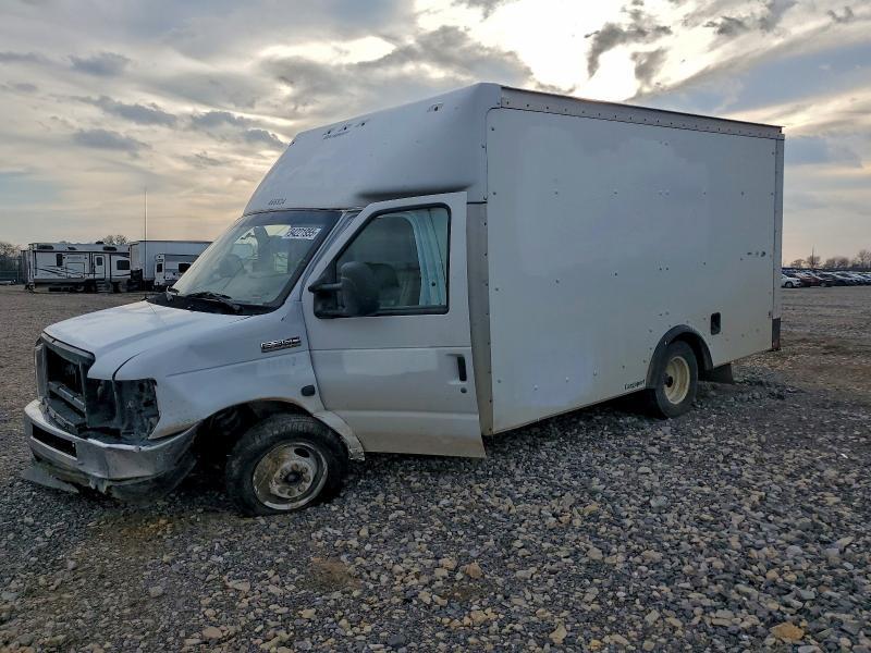 2021 Ford Econoline E350 Super Duty Cutaway van