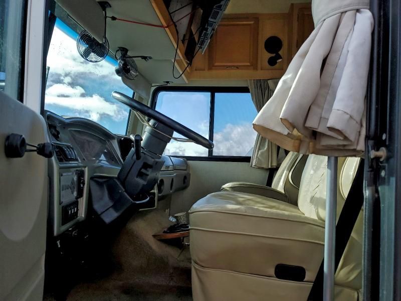 2005 Other 2005 Workhorse Custom Chassis Motorhome Chassis W2