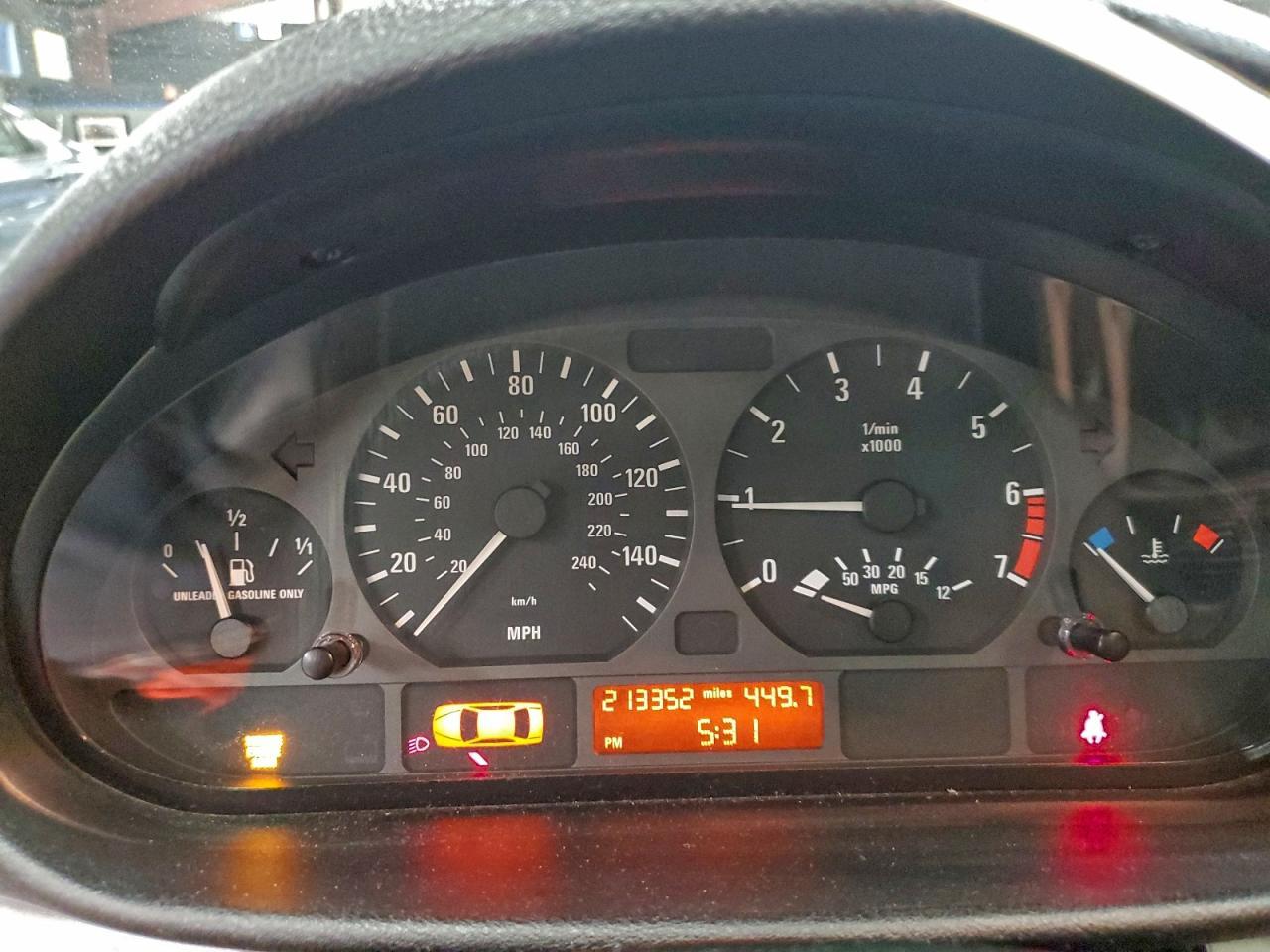 2003 BMW 325 i