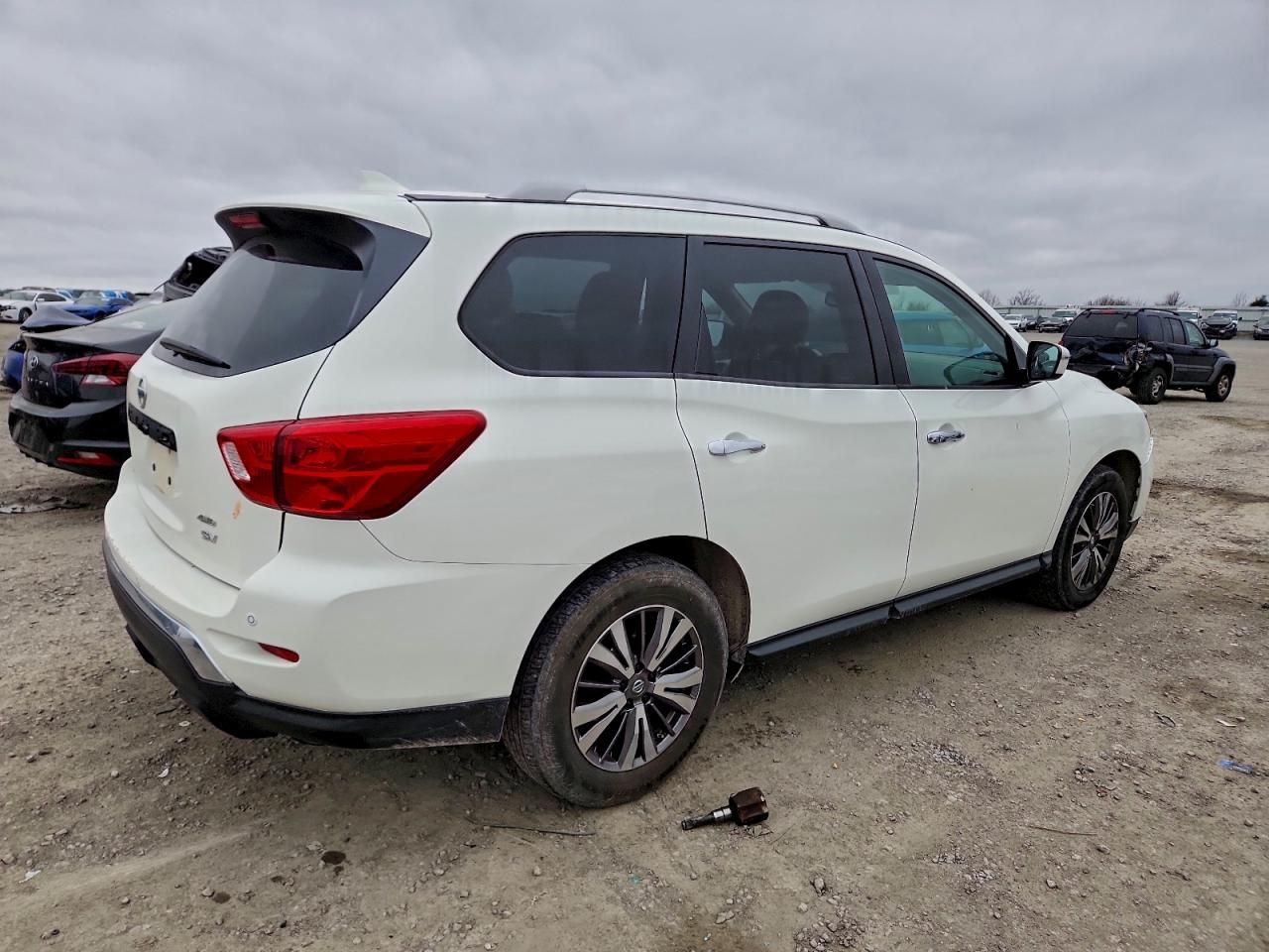 2019 Nissan Pathfinder s