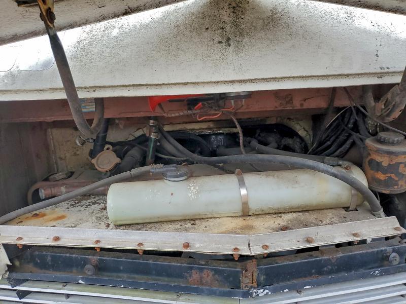 1982 Chevrolet 1982 Winnebago Chieftain Recreational Vehicle