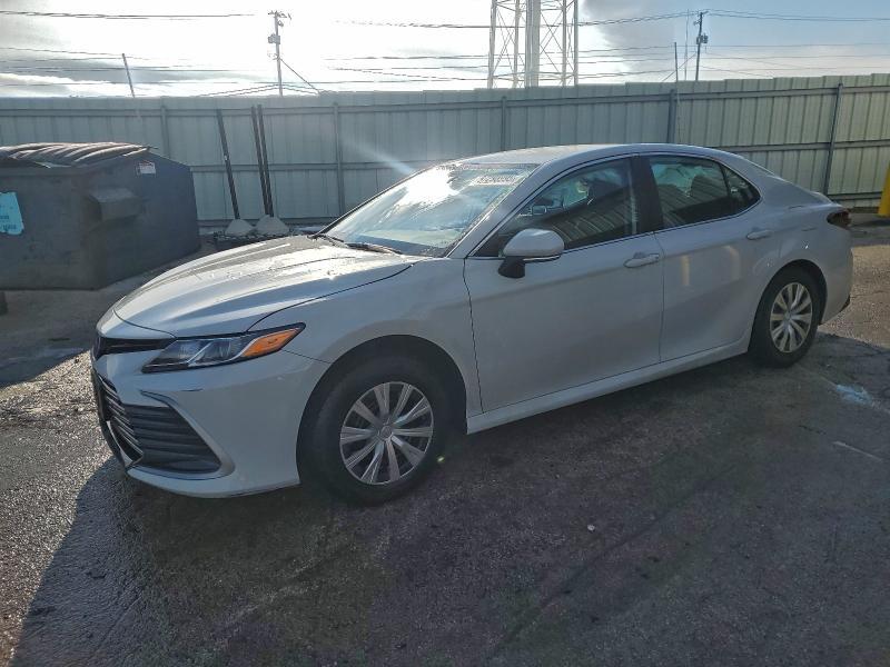 2022 Toyota Camry le