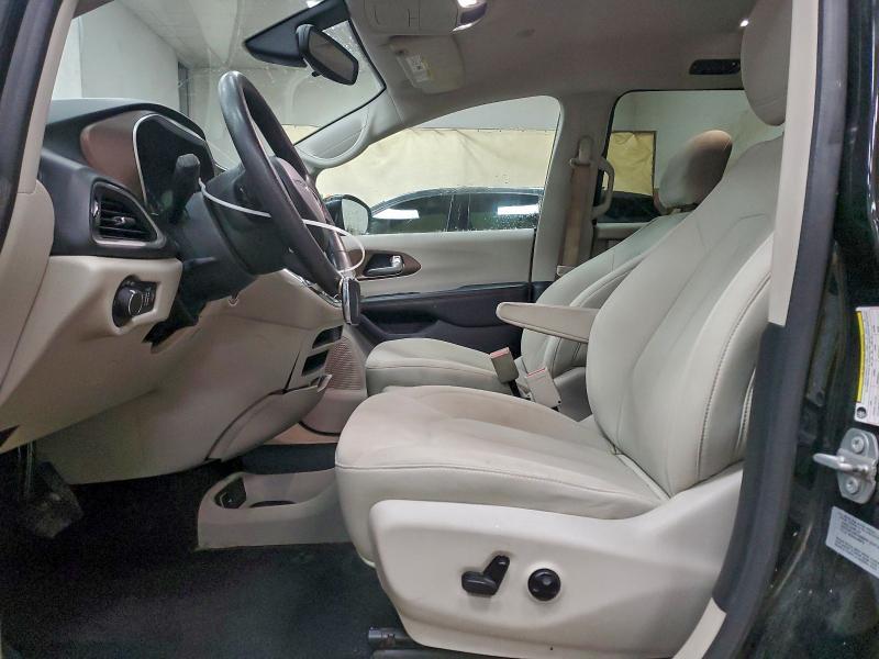 2017 Chrysler Pacifica lx