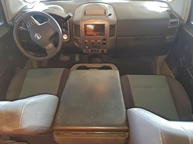 2004 Nissan Titan xe