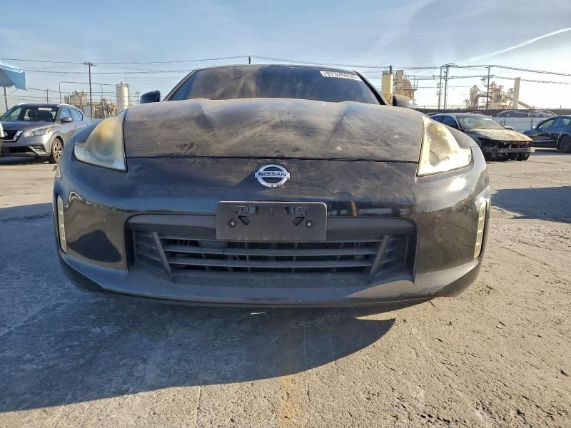 2014 Nissan 370z Base