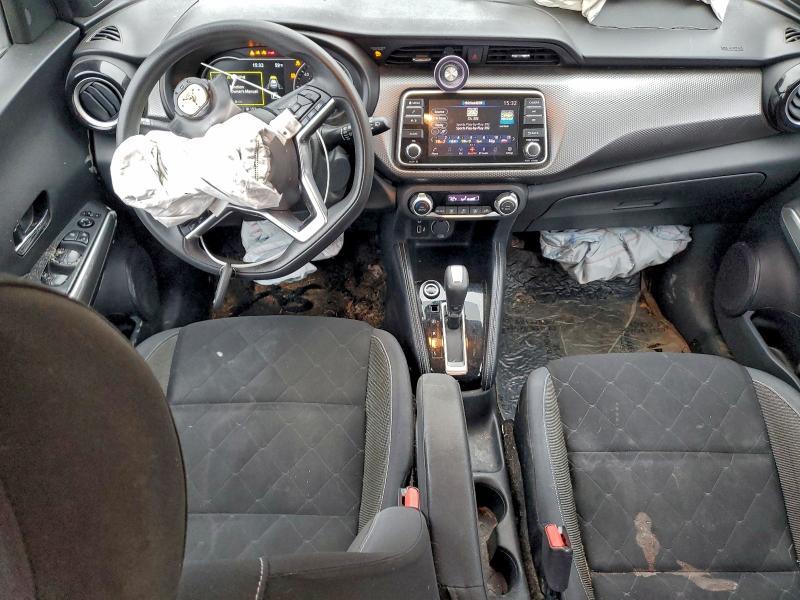 2020 Nissan Kicks sv