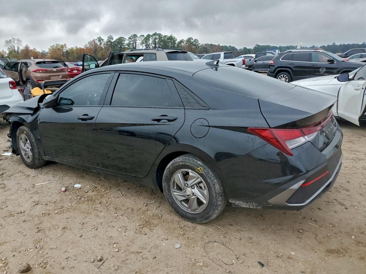 2025 Hyundai Elantra se