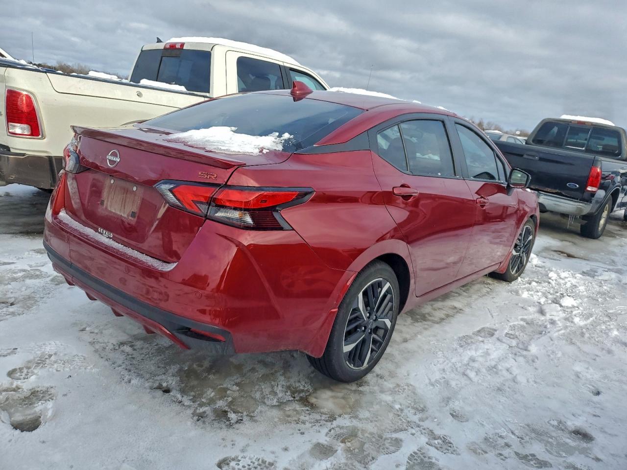 2024 Nissan Versa sr