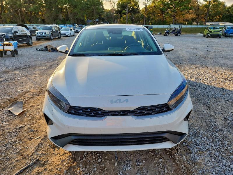 2024 KIA Forte lx