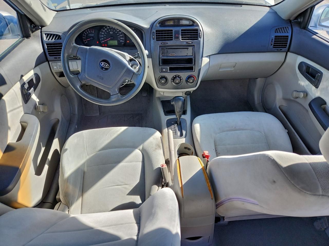 2004 KIA Spectra lx