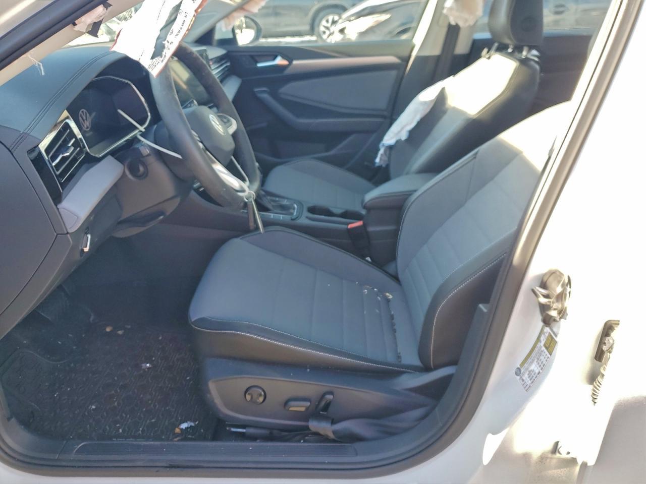 2025 Volkswagen Jetta se