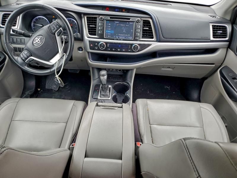 2019 Toyota Highlander se