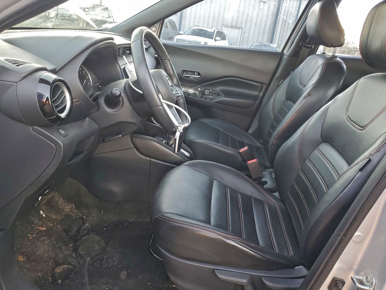 2019 Nissan Kicks s