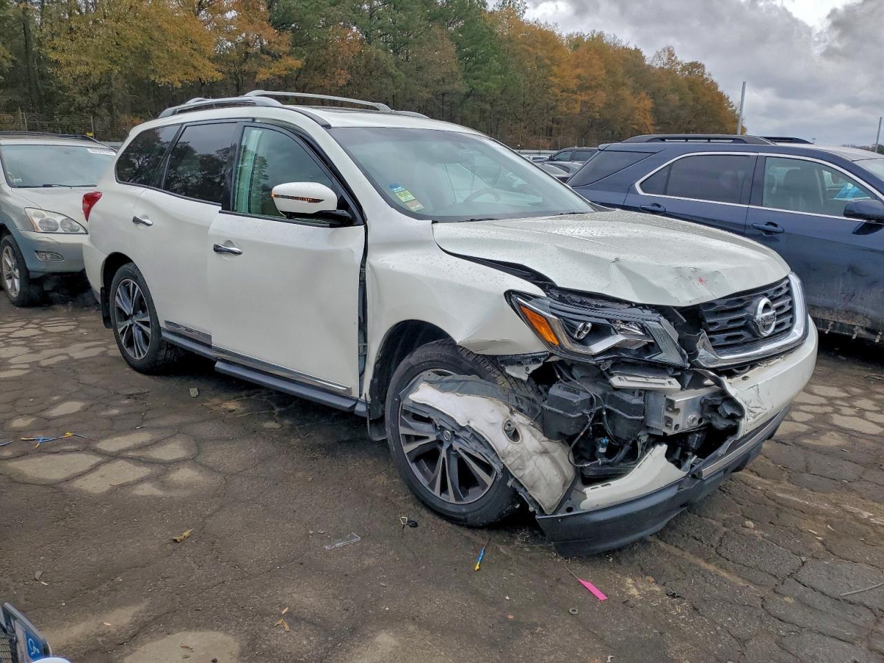 2017 Nissan Pathfinder s