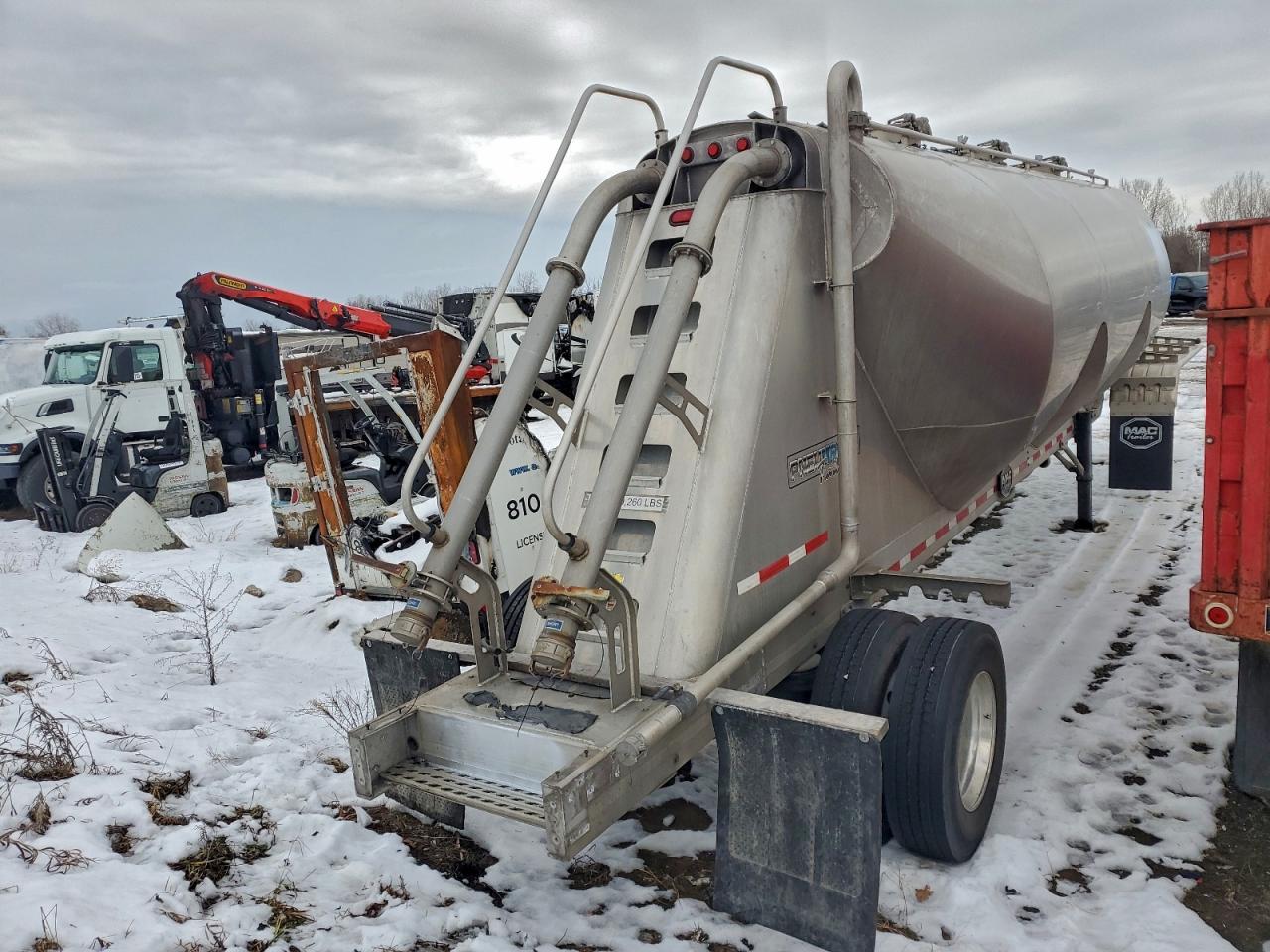 2012 MAC Pneumatic DRY Bulk Trailer