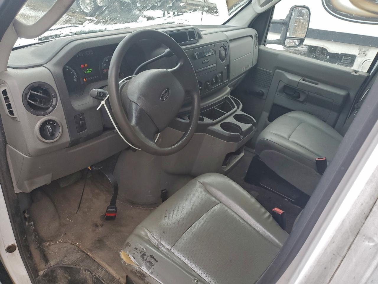 2013 Ford E350 BOX Truck