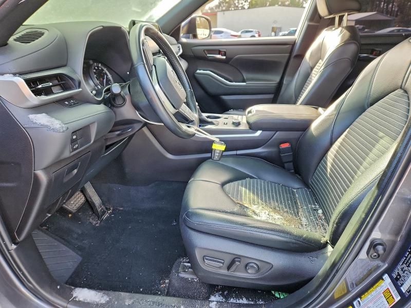 2022 Toyota Highlander xse