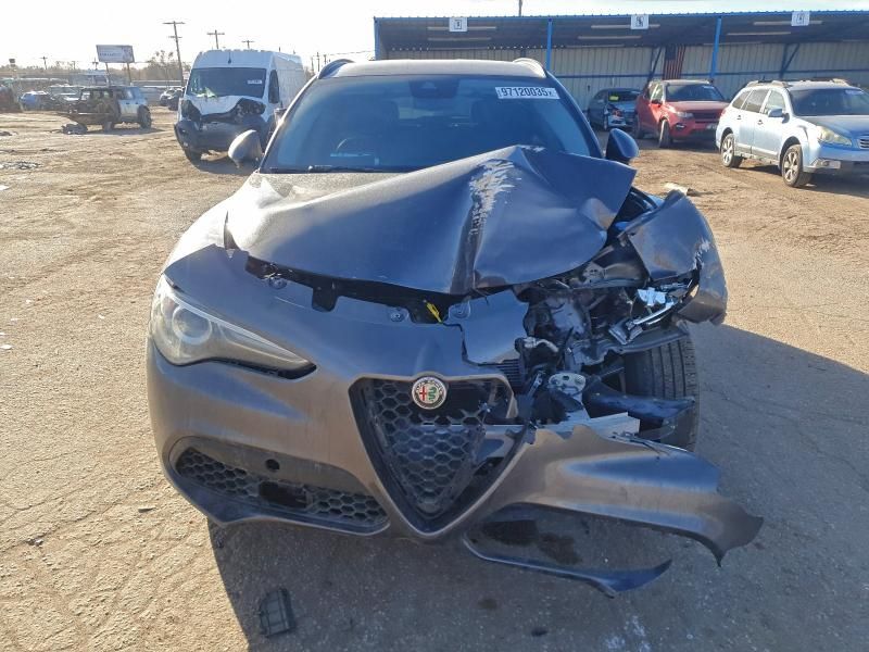 2018 Alfa Romeo Stelvio Sport